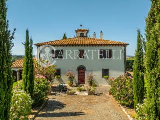 Scansano Villa d'epoca con piscina e 6 ha terreno