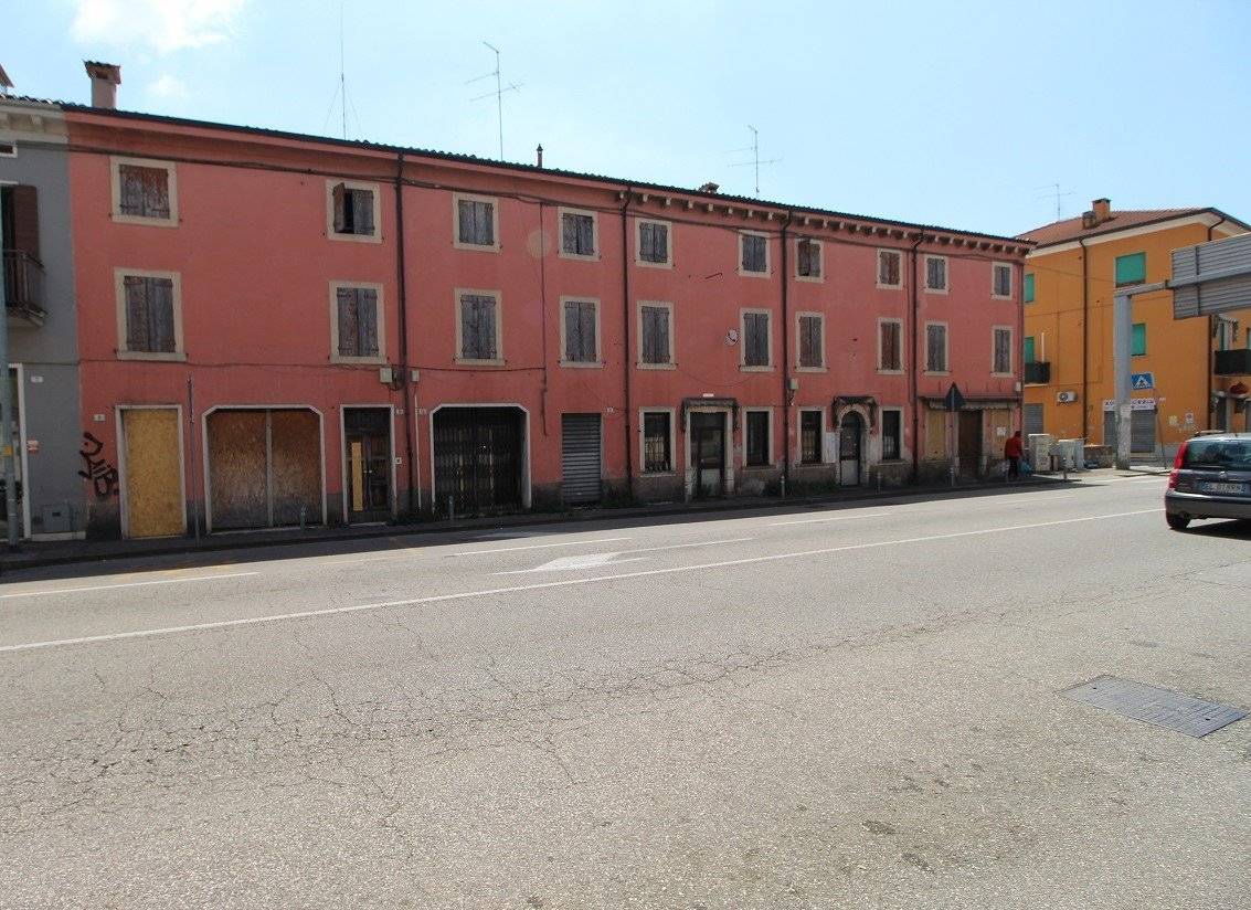 Palazzo - Edificio in vendita a Verona
