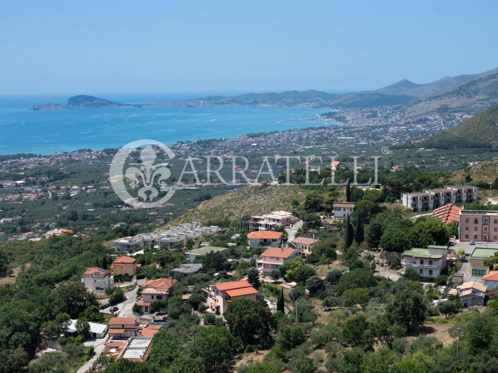 Torre medioevale panoramica A Formia