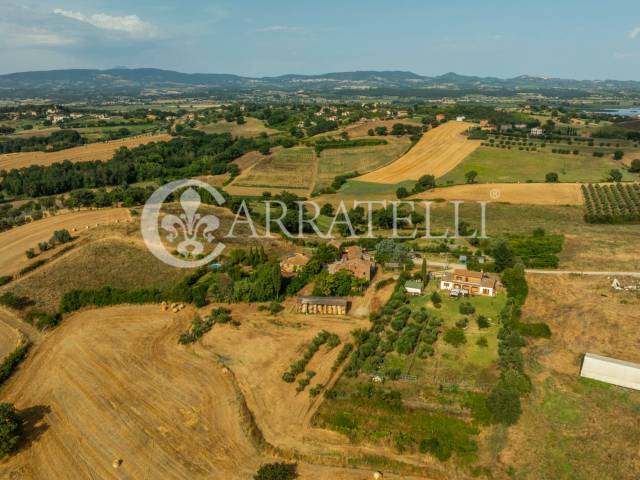 Porzione di casale da ristrutturare