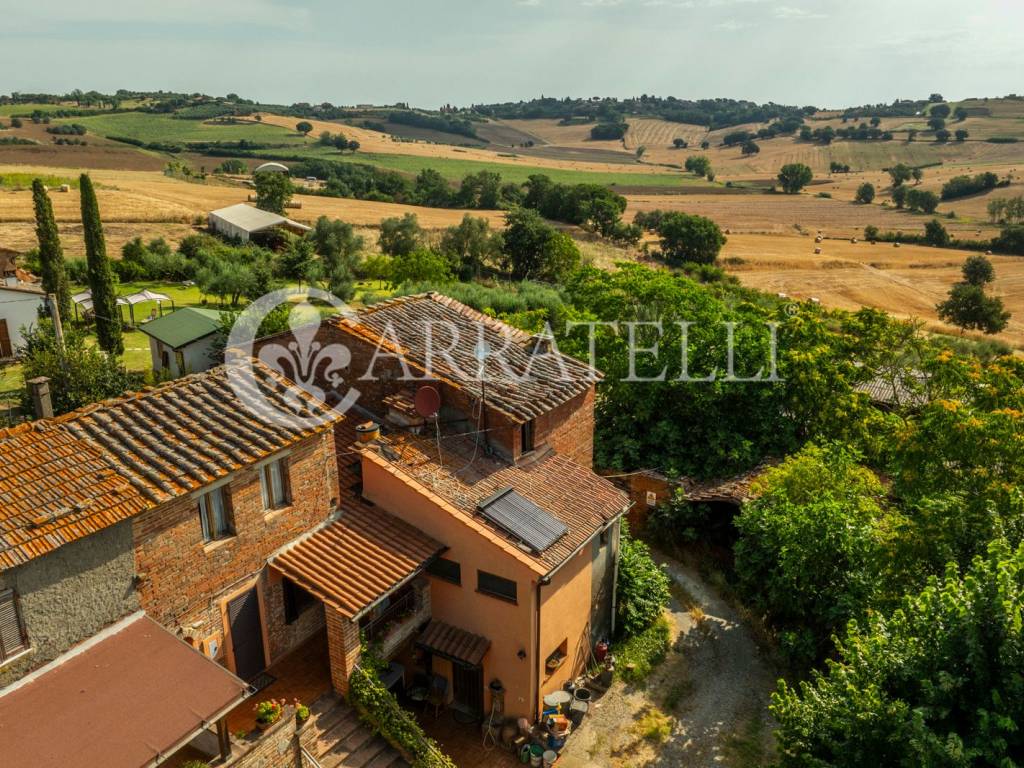 Porzione di casale da ristrutturare