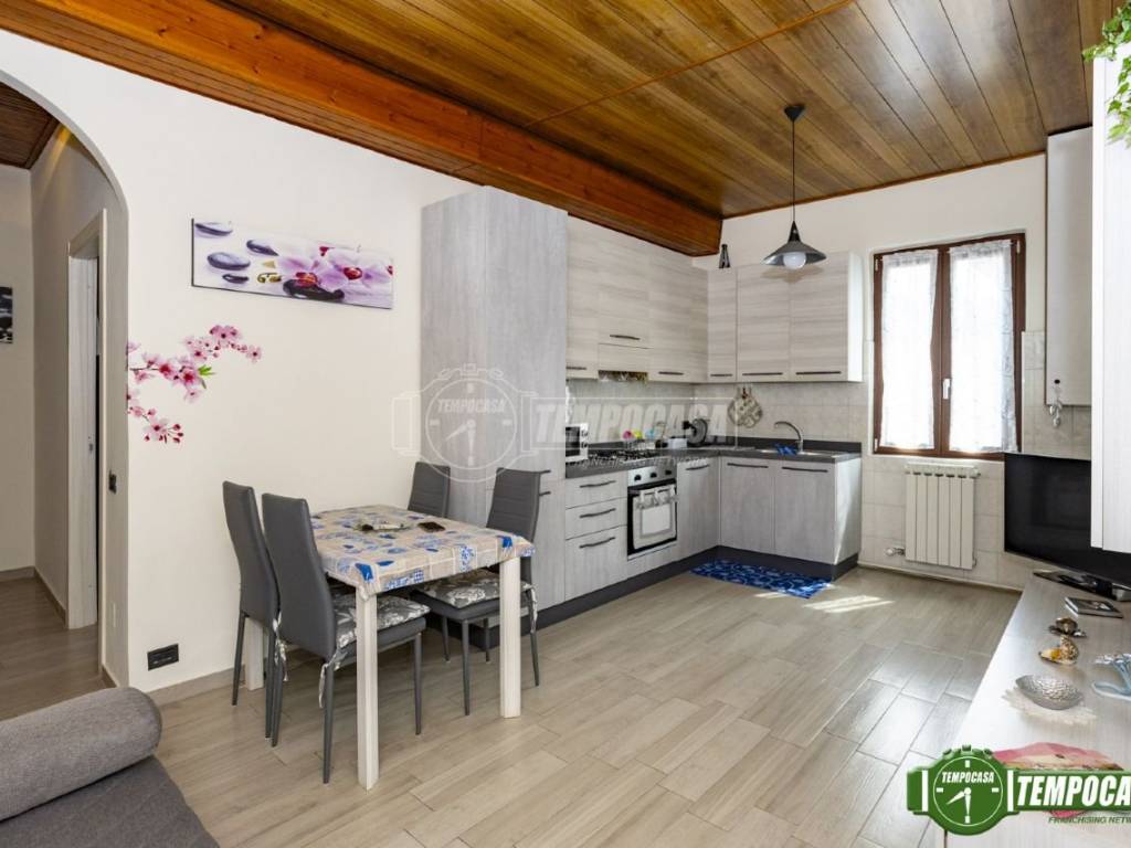 Vendita Appartamento Corbetta. Trilocale in via Alessandro Volta 53 ...