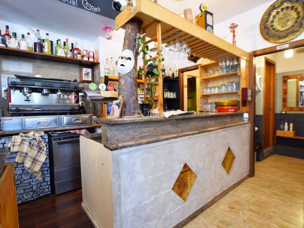 Attività commerciale con laboratorio via istria, lungomare di levante, senigallia