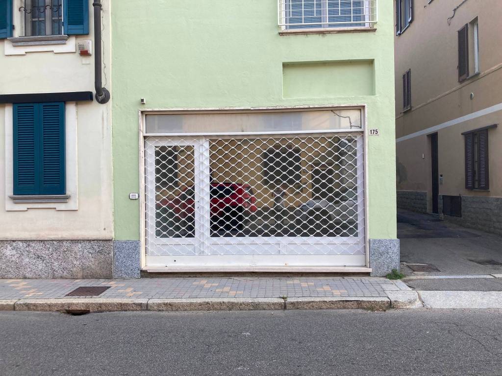 Attività commerciale corso camillo benso di cavour, centro, garlasco