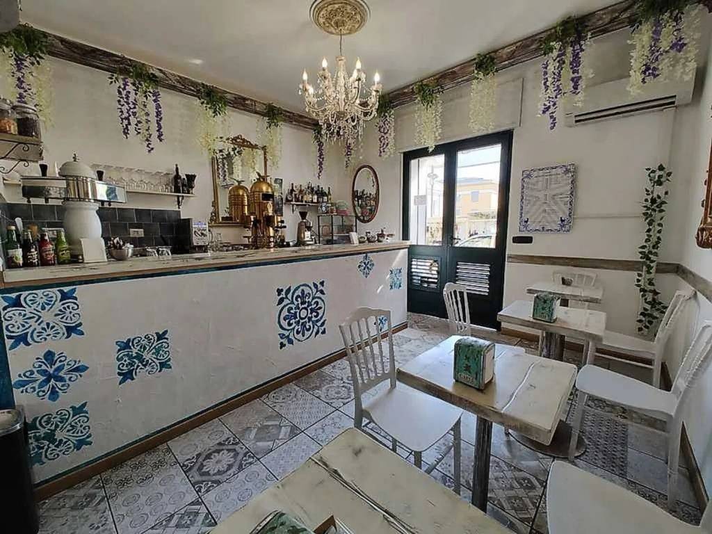 Locale commerciale via josto, 16, porto torres