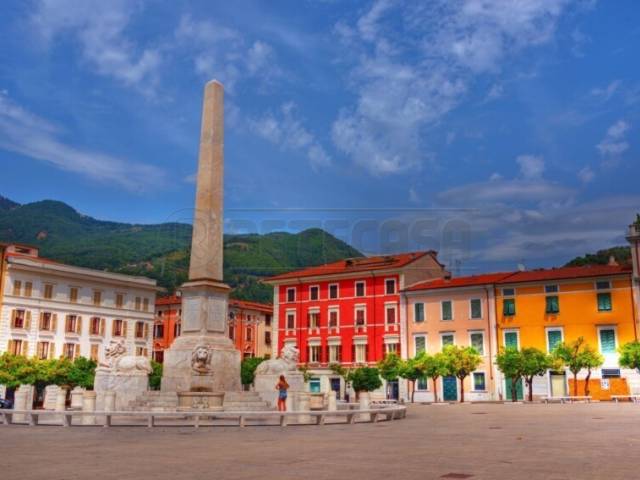 massa-piazza-obelisco.jpg