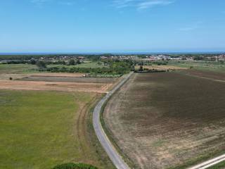 vendesi proprieta con parco e piscina cecina livor