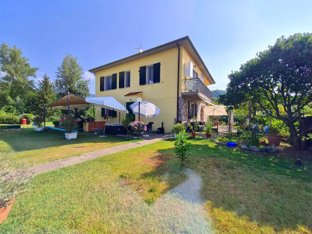 Villa unifamiliare, buono stato, 310 m², beverino