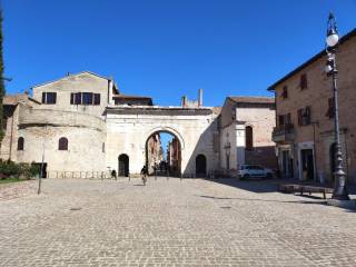 POSIZIONE CENTRALE (2)