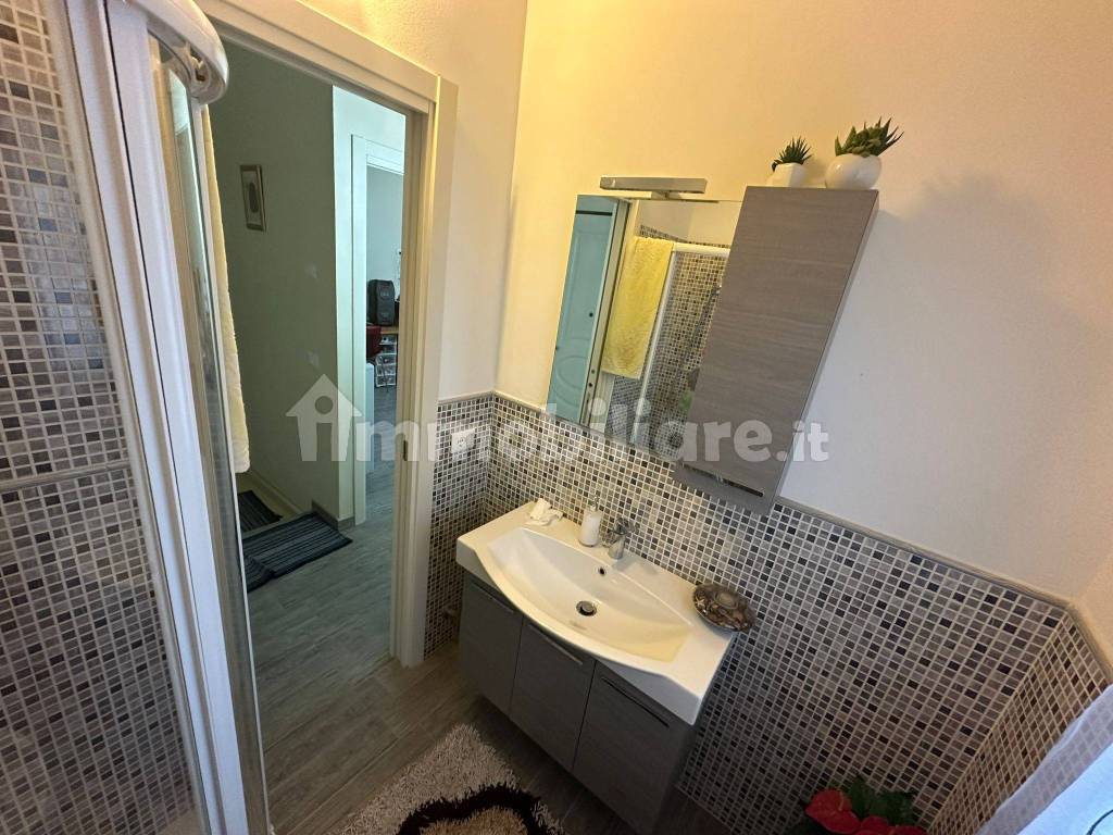 Bagno di servizio alle camere