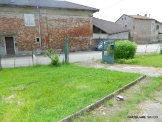 giardino e secondo cancello