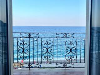 Balcone fronte mare.