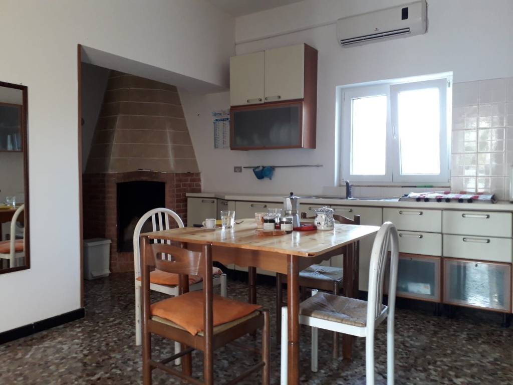 Posto letto in doppia strada san procopio, monopoli