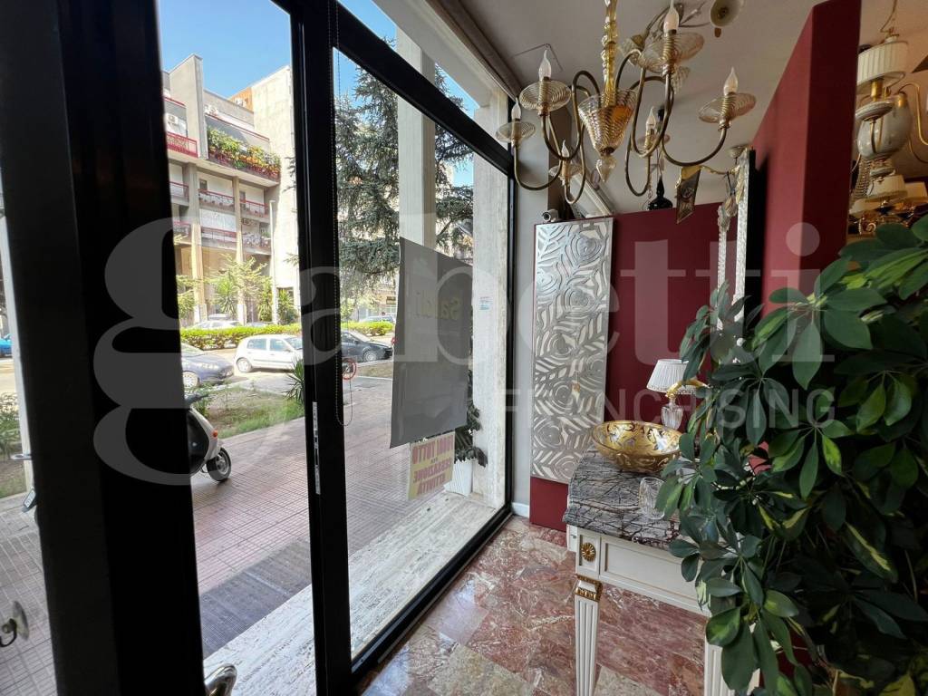 Ingresso con vetrina