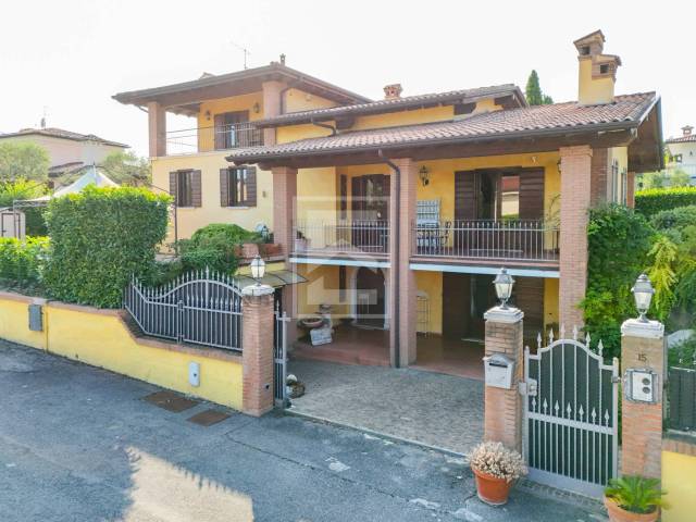 FRONTE VILLA