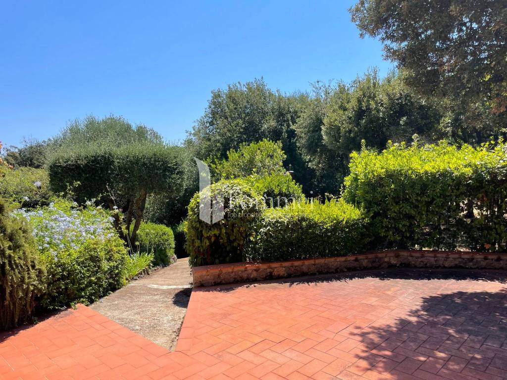 La terrazza che guarda il giardino