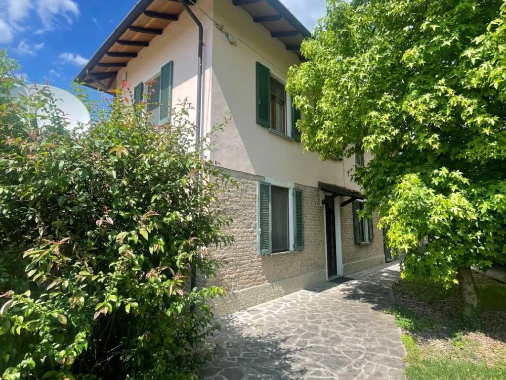 Villa unifamiliare, buono stato, 240 m², centro, broni