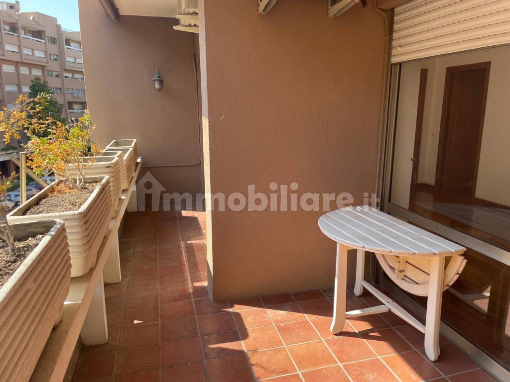 Vendita Appartamento in via Elio Lampridio Cerva 207. Roma. Buono stato,  terzo piano, con balcone, riscaldamento autonomo, rif. 113838027