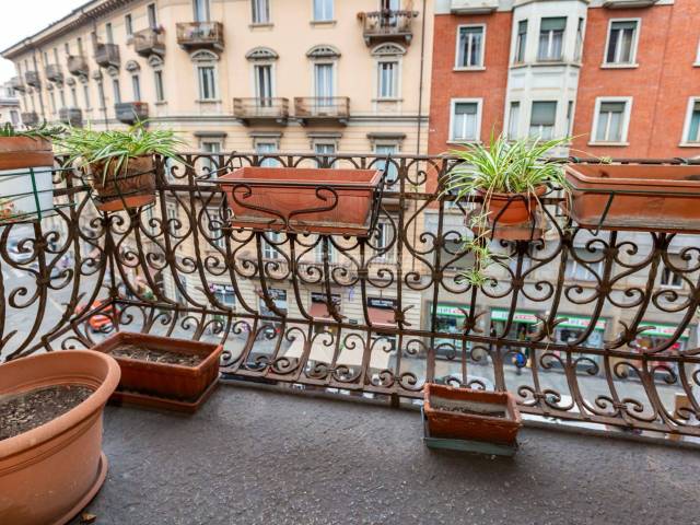 BALCONE SU VIA CIBRARIO