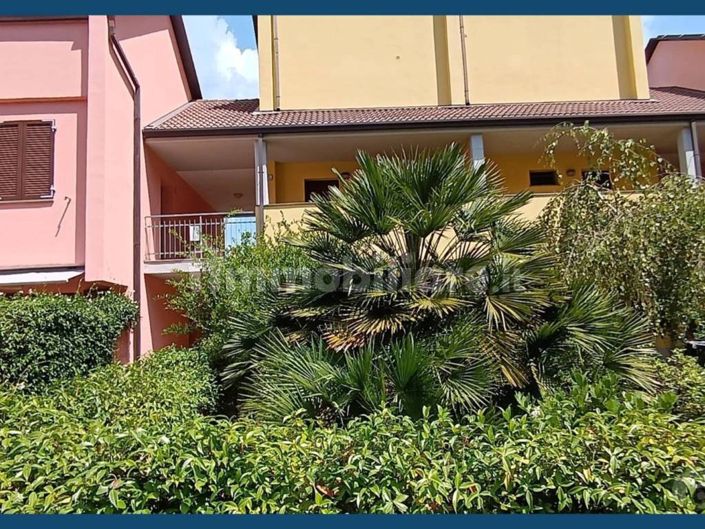 cinque terre in villaggio bilocale con giardino