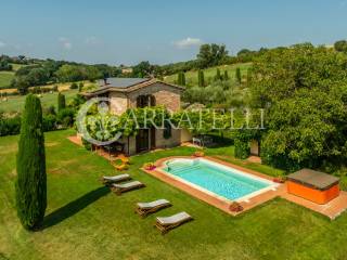 Trasimeno magnifico casale con piscina e giardino