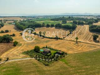 Trasimeno magnifico casale con piscina e giardino