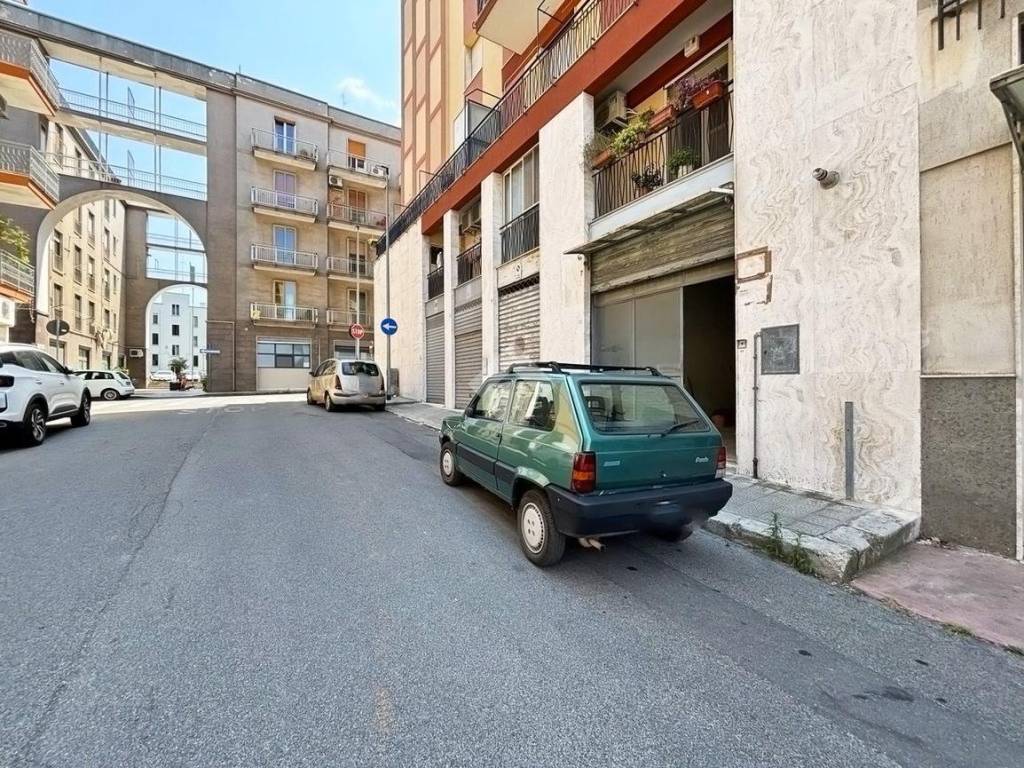 Laboratorio via fratelli morea 7, putignano