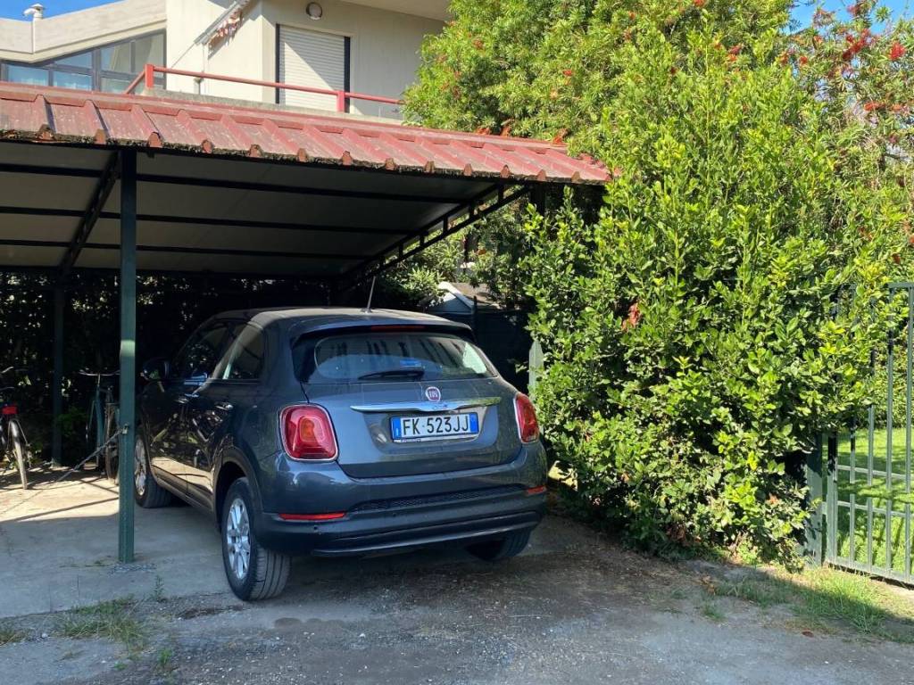 Posto auto - moto via della croce 80, cinquale, montignoso