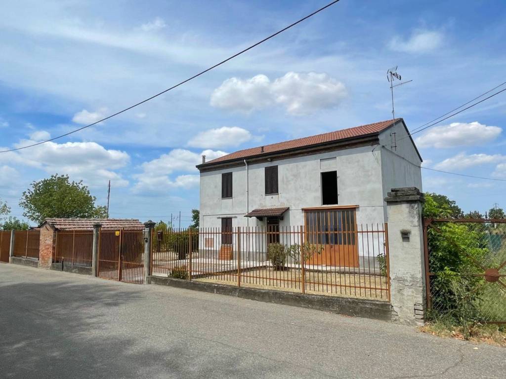 Villa unifamiliare, da ristrutturare, 115 m², pontecurone