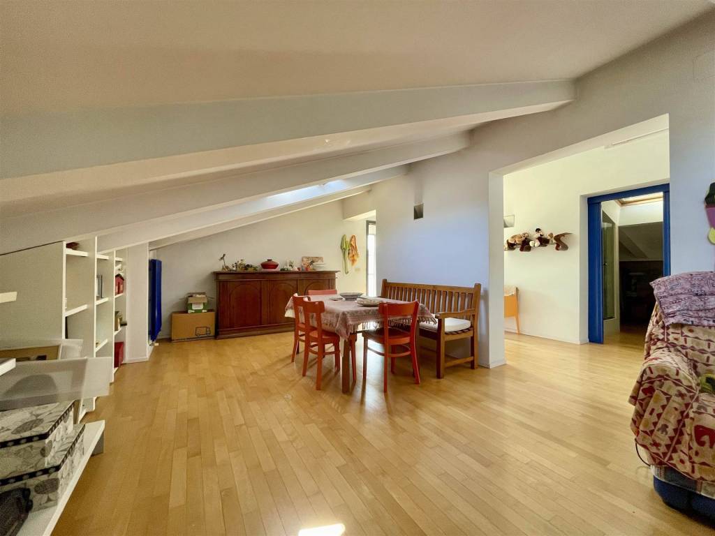 Terratetto unifamiliare 259 m², buono stato, cerese, borgo virgilio