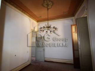 Casa indipendente da ristrutturare - 1