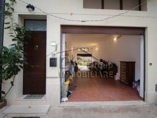 Rifinitissima casa indipendente con doppia esposizione - 1