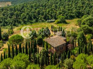 Casale con dépendance e terreno a Sinalunga