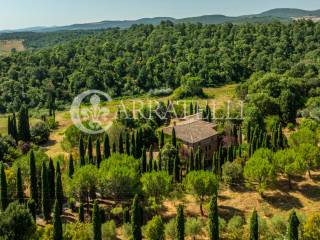 Casale con dépendance e terreno a Sinalunga