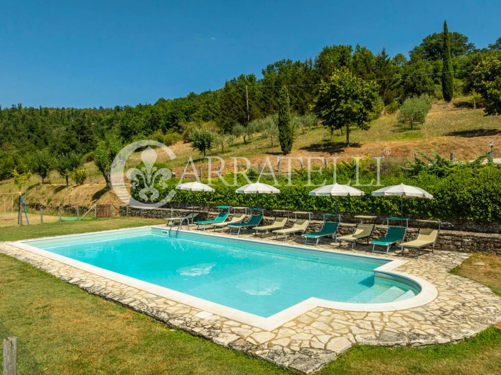 Casale con piscina e dépendance a Cortona