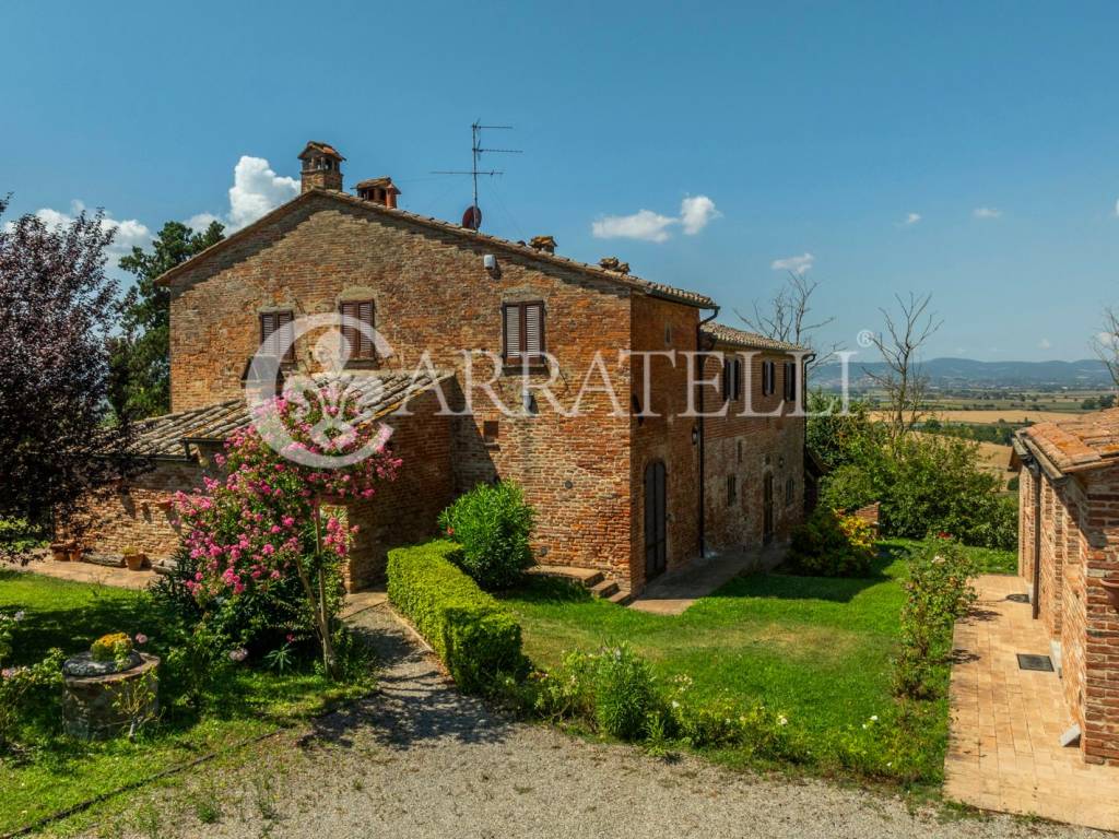 Casale con piscina e dépendance a Cortona