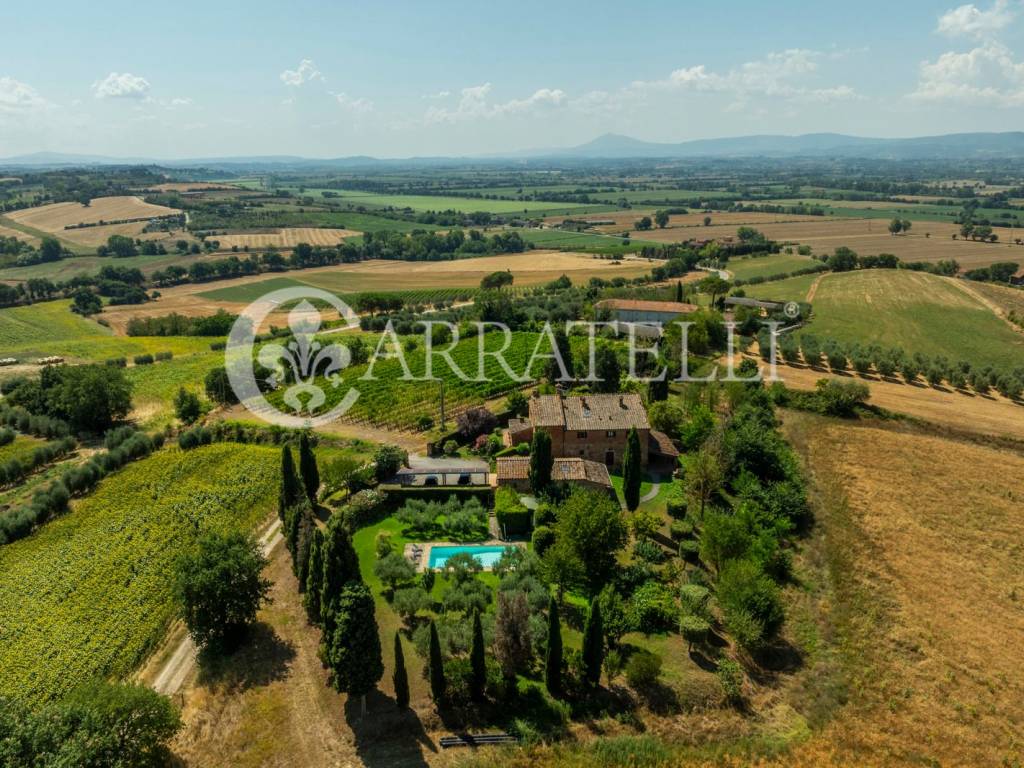 Casale con piscina e dépendance a Cortona