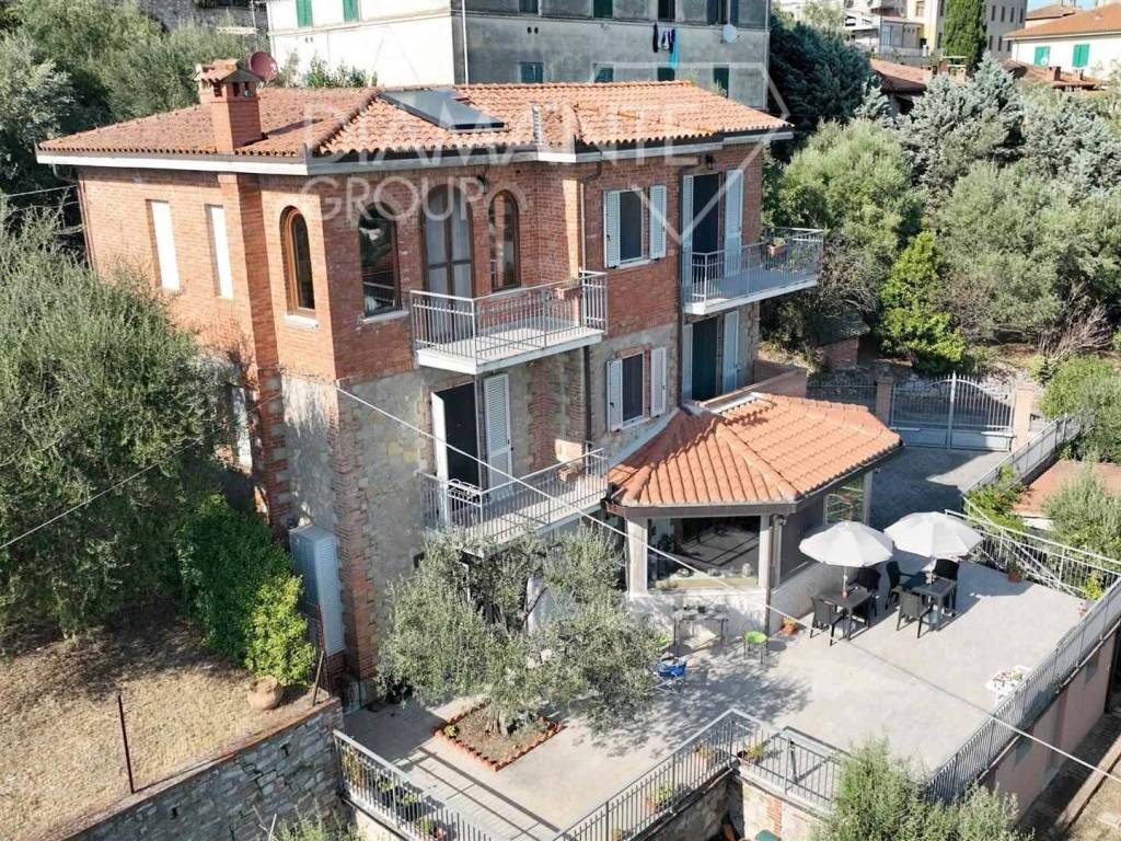 Villa unifamiliare, ottimo stato, 756 m², contrada prati, castiglione del lago