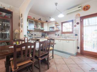 soggiorno con angolo cottura