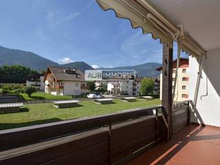 3 AUR1520 Balcony 1 web