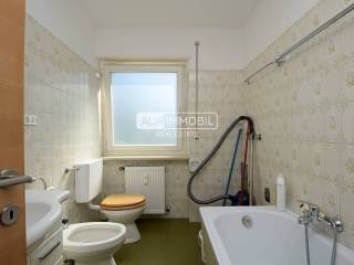 16 AUR1520 Bathroom web