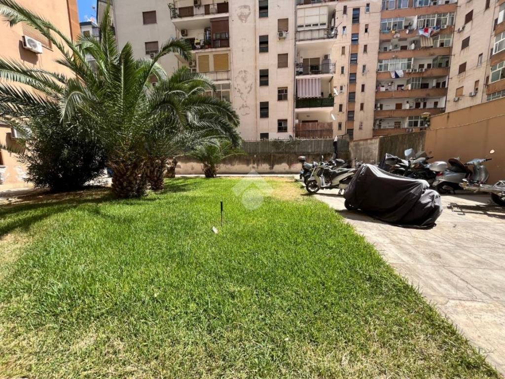 Giardino condominiale