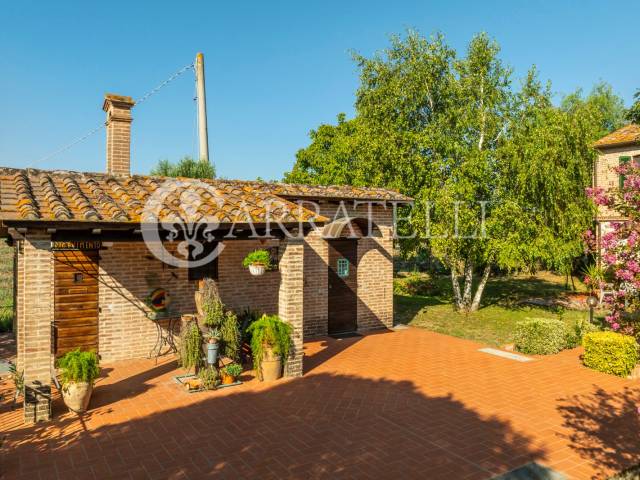 Castiglione del Lago Casale con giardino e piscina