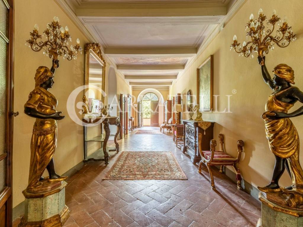 Tenuta con villa seicentesca e borgo nel Chianti