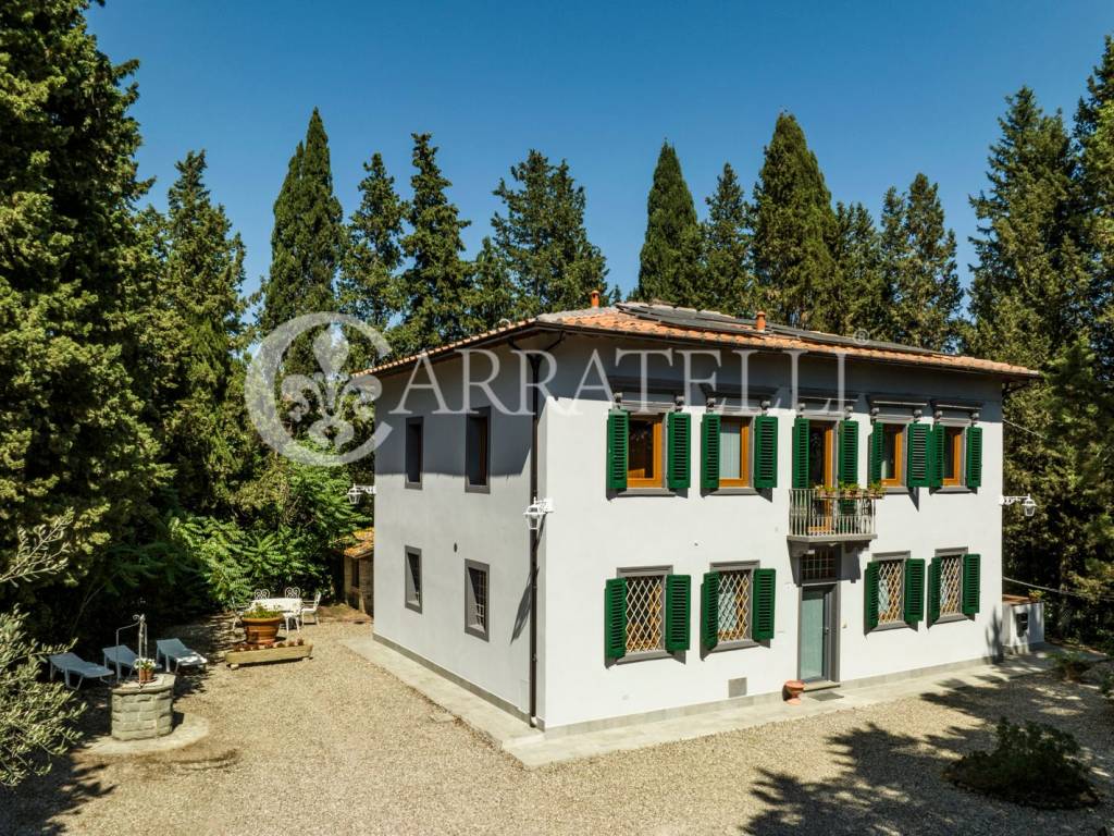 Villa con azienda agricola e piscina nel Chianti