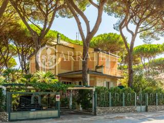 Marina di Grosseto villa bifamiliare con giardino