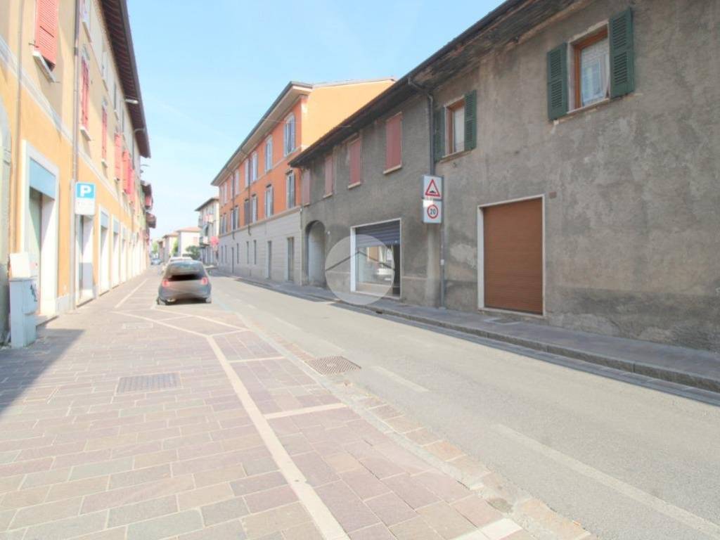 Locale commerciale via domenico ghidoni, ospitaletto
