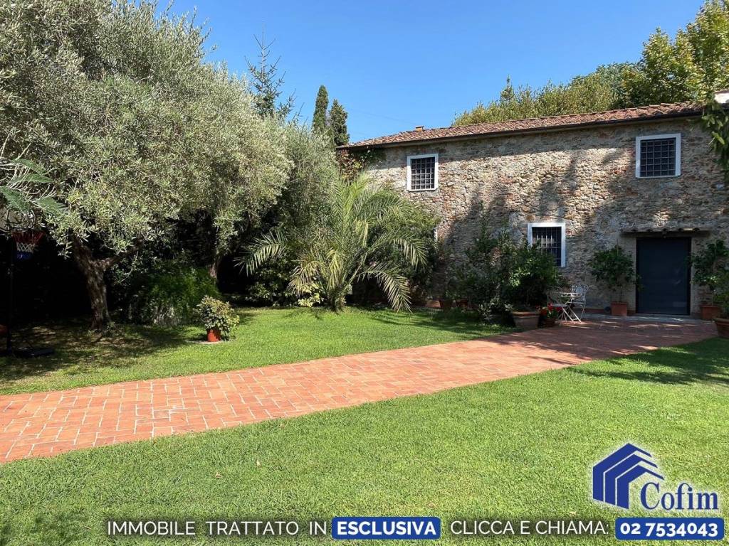 Villa unifamiliare via valdicastello carducci 85, pietrasanta