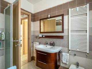 Bagno Finestrato con Doccia_V2