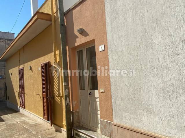 Ingresso dal vicoletto